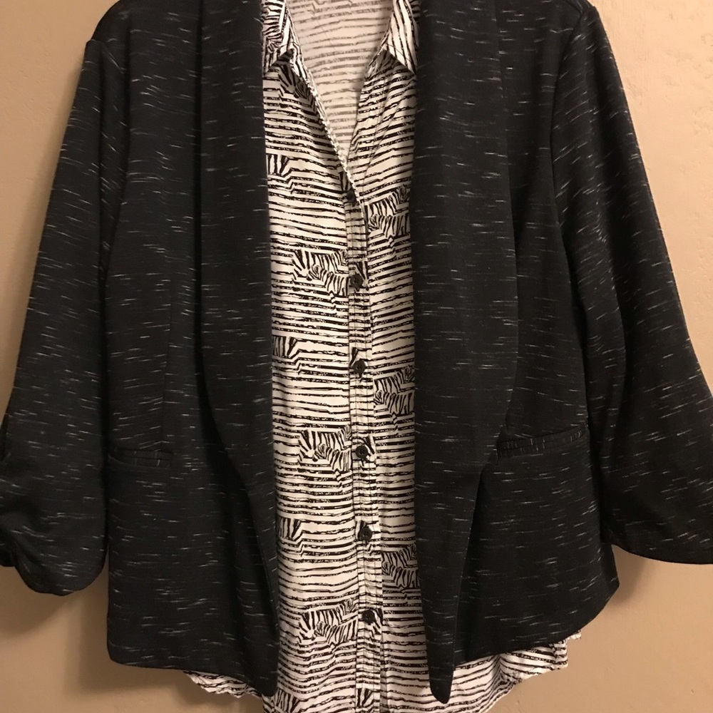 Maurice’s Black/White Open Front Blazer